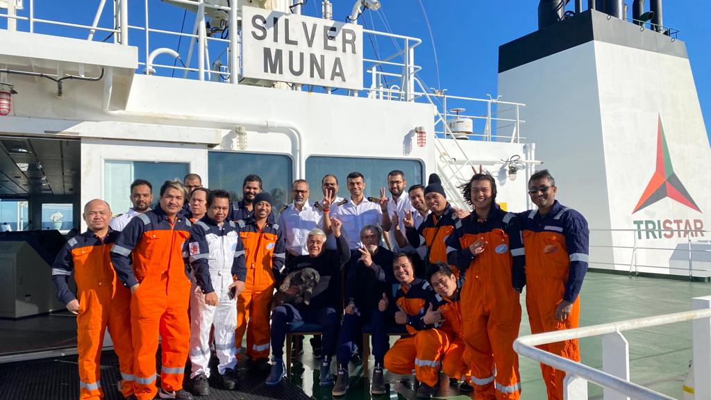 SILVER MUNA crew save two Americans and their dog in a high-profile rescue operation